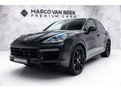 Porsche Cayenne 4.0 Turbo | Pano | 4W Sturing | 22" GT | Burmester | Carbon |