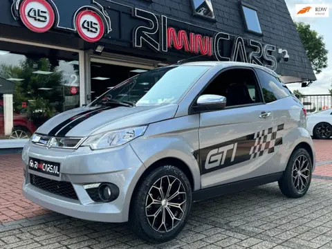 Aixam Brommobiel E Coupé Premium GTI | Elektrisch | 45km