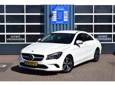 Mercedes-Benz CLA-Klasse 180 Ambition Automaat Navi