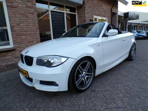 BMW 1-serie Cabrio 118i High Executive M Pakket / Leder / Windscherm