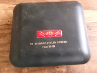 Vintage D'Or Anno 1917 Electric Rechargeable Shaver w/Case