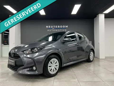 Toyota Yaris 1.5 Hybrid | Lane | Carplay | Cam | Cruise |PDC