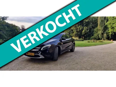 Mercedes-Benz GLA-klasse 180 AMG-line, Pano, Automaat, 19" velgen, 2e eigenaar APK 02-2026!