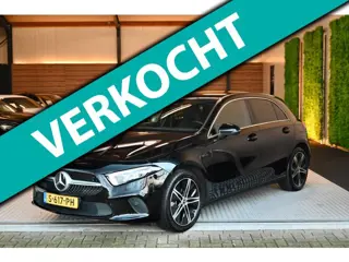 Mercedes-Benz A-klasse 250 e - Leren Kuipstoelen - LED Verlichting - Trekhaak - Stoelverwarming