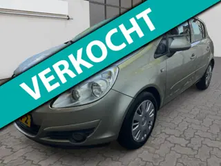 Opel Corsa 1.2-16V Essentia AUTOMAAT