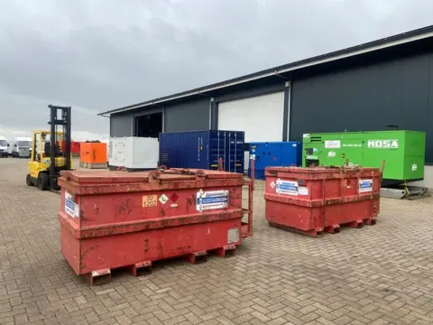 Tolsma Kiwa IBC 1000 liter dieseltank met handpomp