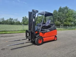 LINDE E30/600-02  3 Ton Mast 2F320 5476 uur.