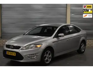 Ford Mondeo 1.6 EcoBoost Business + Navigatie|Bluetooth|Parkeersensoren|Stoelverwarming|