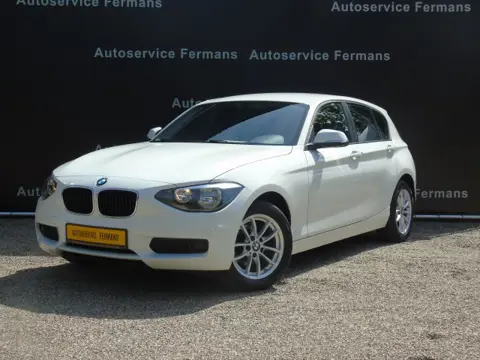 BMW 1-SERIE 114i 5-drs - 2015 - 137DKM - Airco - PDC - Stoelverwarming