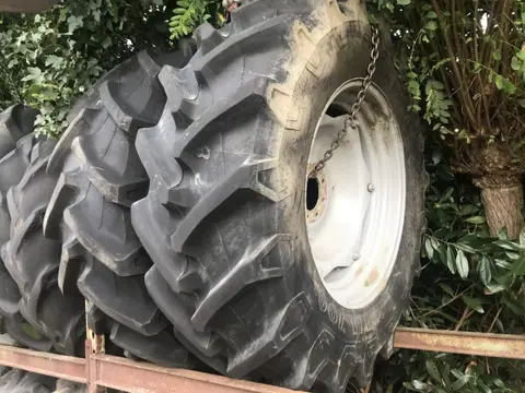 480/70R30 stel wielen