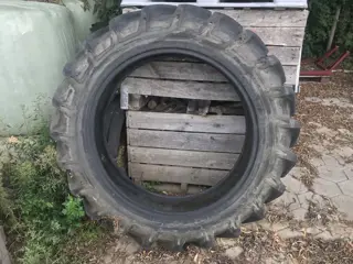 Pirelli 13.6R38 losse band