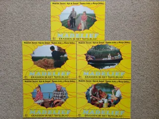 MADELIEF  KRASSEN  IN  HET  TAFELBLAD    lobbycard set.