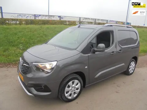 Opel Combo opel Combo 1.5 diesel Automaat Airco lmv pdc navigatie trekhaak 2x schuifdeur
