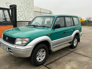 Toyota LandCr. Chall. 3.0 HR Commercial 5-Zits RHD