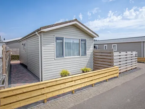 Ruim chalet op park dichtbij De Koog