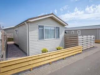 Ruim chalet op park dichtbij De Koog