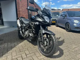 Suzuki DL650A ZEER NETTE STAAT MET NIEUWE BANDEN EN TANDWIELEN