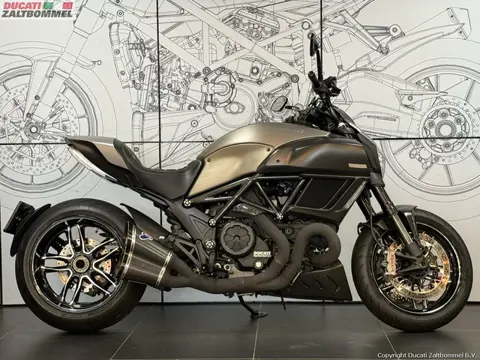 Ducati DIAVEL TITANIUM (bj 2015)