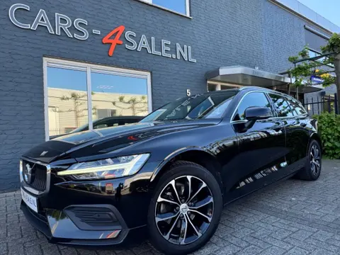 VOLVO V60 2.0 D3 Momentum Pro + Camera + 1/2 leder + Navi - 2020 - 117dkm!
