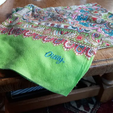 OILILY SJAAL - afm: 130 x 26 ( breedte = dubbel) -