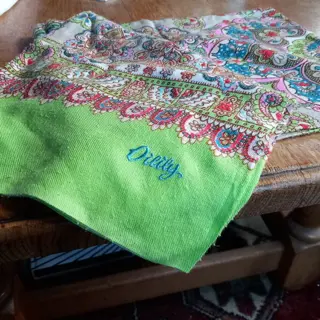 OILILY SJAAL - afm: 130 x 26 ( breedte = dubbel) -