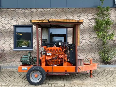 Iveco 8061 I 25.05 waterpomp set 144 m3 / h 12 Bar mobiele Beregening pompset