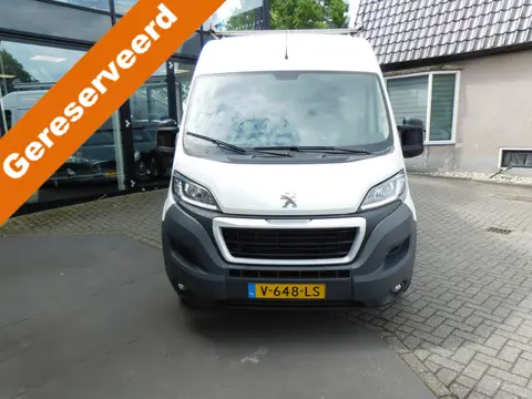 Peugeot Boxer 333 2.0 BlueHDI L3H2 Pro Staat in De Krim Ik ben te huur vanaf €100,00 ex BTW