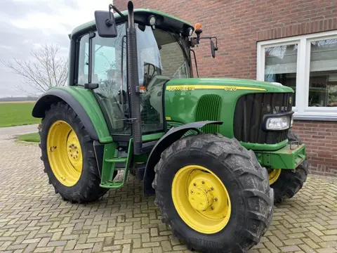 John Deere 6120
