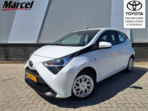 Toyota Aygo 1.0 VVT-i X-play Navi Airco Achteruitrijcamera Bluetooth