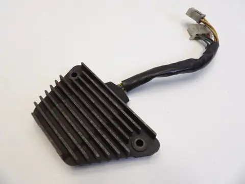 SPANNINGSREGELAAR Honda VT 500 1983 - 1986