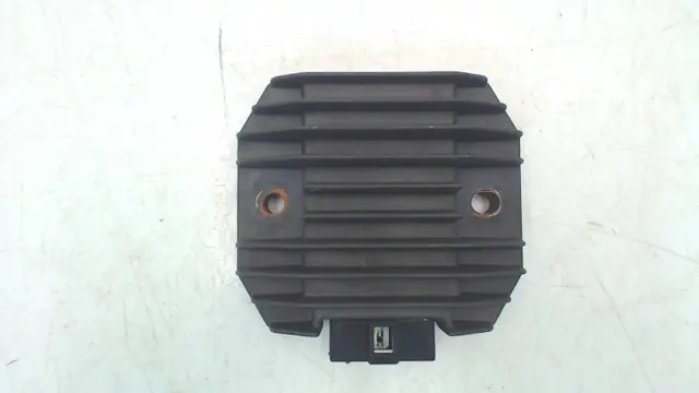 SPANNINGSREGELAAR Yamaha YZF R6 1998 - 2002
