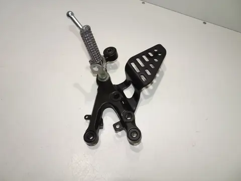 RECHTER SCHETSPLAAT Yamaha YZF R6 2017 - 2022