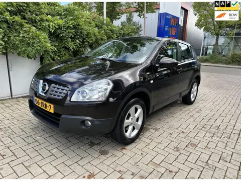 Nissan Qashqai 2.0 Acenta prachtige auto met maar 143000 dkm op teller