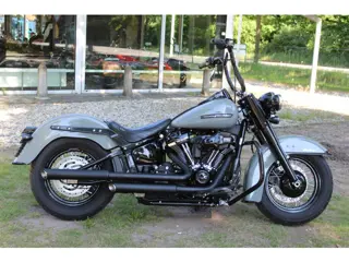 Harley-Davidson Heritage  FLHCS