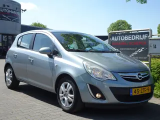 Opel Corsa 1.4-16V 5-Drs (bj 2013)