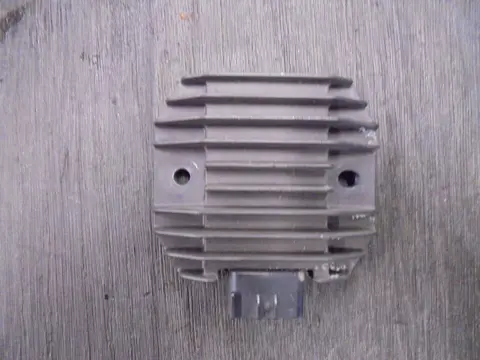 SPANNINGSREGELAAR Yamaha XVS 1100 Dragstar 1999 - 2007