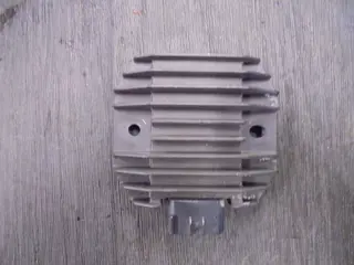 SPANNINGSREGELAAR Yamaha XVS 1100 Dragstar 1999 - 2007