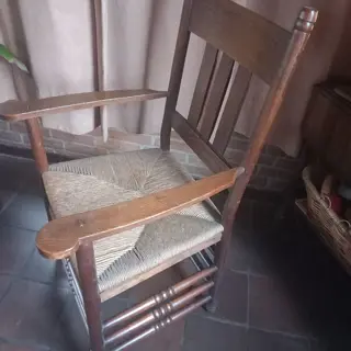 Eiken stoel met armleuning, oud