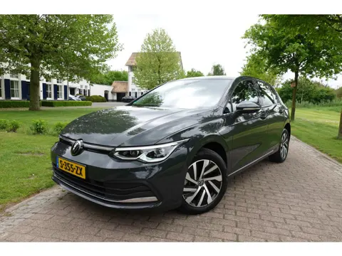 Volkswagen Golf 1.4 eHybrid Style | Massage stoelen | LED | Adaptive cruise control | Stuur verwarmi