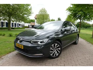 Volkswagen Golf 1.4 eHybrid Style | Massage stoelen | LED | Adaptive cruise control | Stuur verwarmi