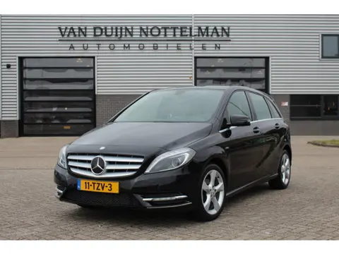 Mercedes-Benz B-Klasse 180 Ambition / Leer / Navigatie / N.A.P.