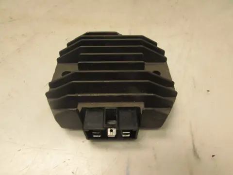 SPANNINGSREGELAAR Yamaha YZF R6 2003 - 2005