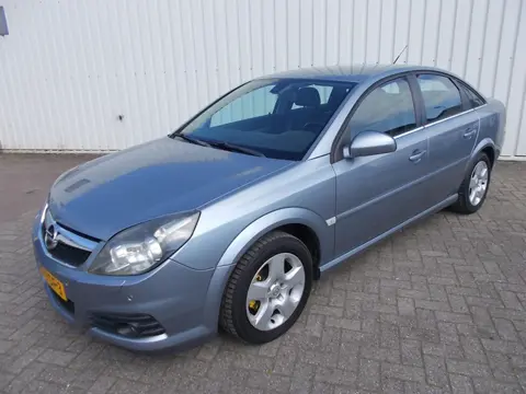 Opel Vectra GTS 1.9 CDTi Executive ( APK KEURING BIJ AFLEVERING )