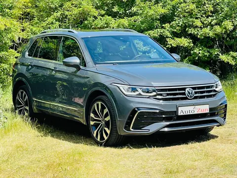 Volkswagen TIGUAN 1.4 TSI eHybrid R-Line Business+/DSG/Pano/360Camera