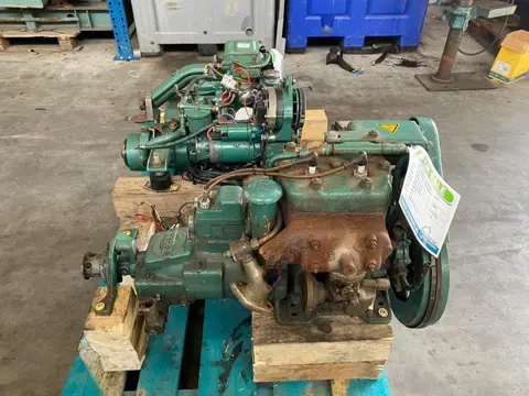 Volvo Penta C-10 Marine 10 PK Benzine motor met keerkoppeling