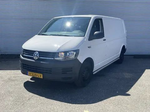 Volkswagen Transporter 2.0 TDI L2H1 DSG airco cruise 1 eigenaar. Volkswagen Transporter 2.0 TDI L2H1