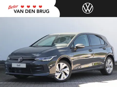 Volkswagen Golf Life Edition 1.5 eHybrid 150 kW / 204 pk Hatchback Trekhaak | Camera | Adaptive Crui
