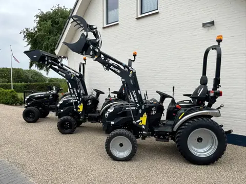 Solis 26 pk hydrostaat Black Edition met multi-voorlader compacttractor minitractor mini compact tra