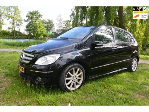 Mercedes-Benz B-klasse 200*airco*half-leer*trekhaak*apk 07-11-2026