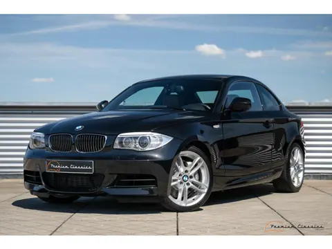 BMW 1-serie Coupé 135i High Executive E82 | 90.000KM | 6-Speed | M-Sport | Comfort Access